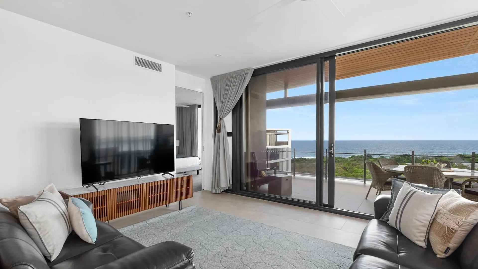 Seanna Residences Bokarina Beach Palmview Australia