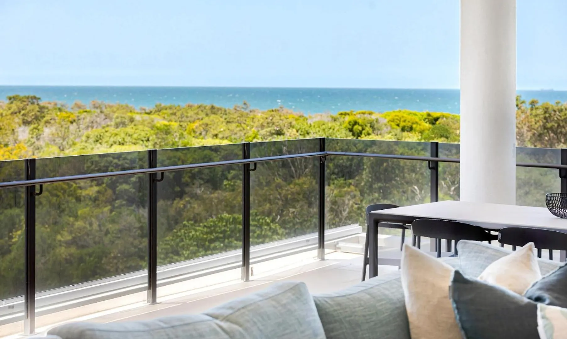Seanna Residences Bokarina Beach Palmview Hotel