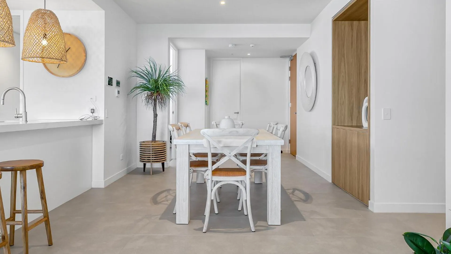 Hotel Seanna Residences Bokarina Beach Palmview Australia